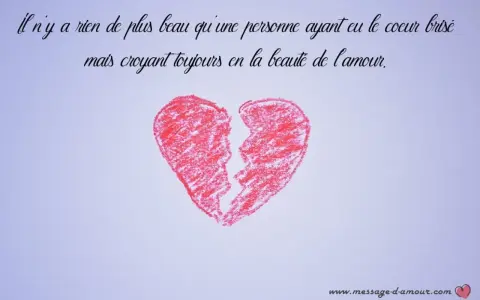 Un cœur rouge brisé, symbole d'être blessé par quelqu'un qu'on aime, mais qui garde espoir en l'amour.